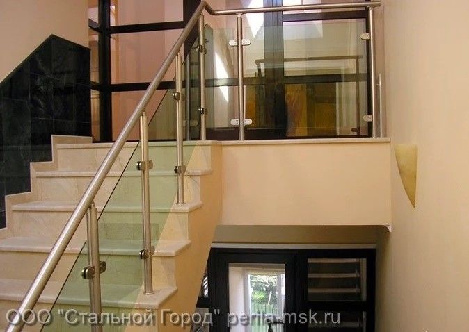 Перила со стеклом -это безопасно?