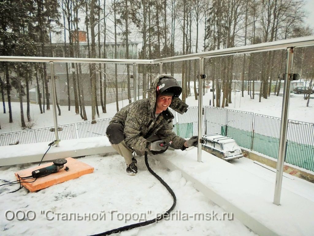 Изготовление и монтаж перил из нержавеющей стали Изготовление и монтаж перил из нержавеющей стали